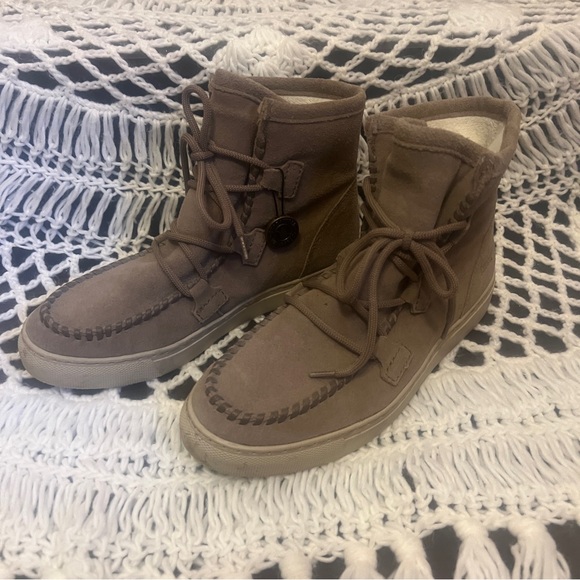 Cougar Fabiola Waterproof Moccasin Suede Booties Size 8M - Picture 1 of 3